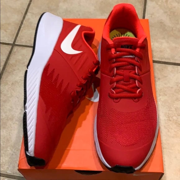 nike star runner red